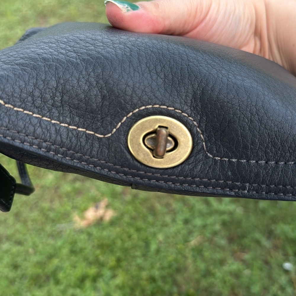 Coach turn lock wristlet clutch - Picture 5 of 7